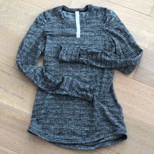 Gray long sleeved Lululemon top